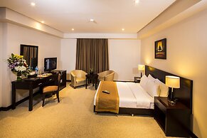 Monroe Hotel & Suites