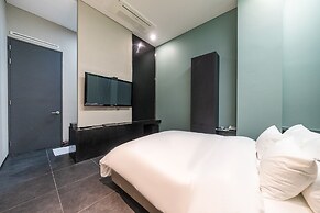 Starhills Hotel