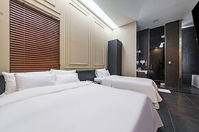 Starhills Hotel