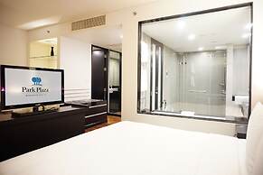 PARK PLAZA BANGKOK SOI 18