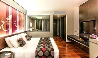PARK PLAZA BANGKOK SOI 18