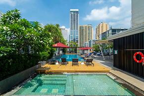 PARK PLAZA BANGKOK SOI 18