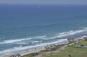 PLAY Hatzuk Beach