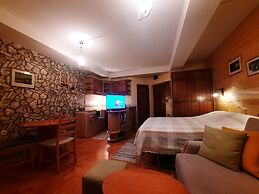 Luccia Apartments- Very Central Cozy Condo