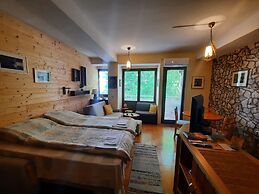 Luccia Apartments- Very Central Cozy Condo