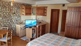 Luccia Apartments- Very Central Cozy Condo