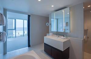Hilton Surfers Paradise Hotel & Residences