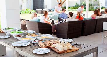 Hilton Surfers Paradise Hotel & Residences