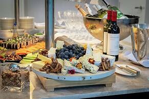 Hilton Surfers Paradise Hotel & Residences