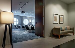 Hilton Surfers Paradise Hotel & Residences