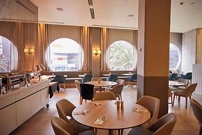 Hilton Surfers Paradise Hotel & Residences