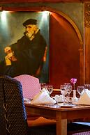 Killarney Avenue Hotel