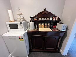Tudor Manor Bed & Breakfast