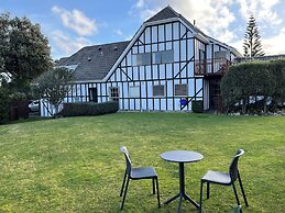 Tudor Manor Bed & Breakfast