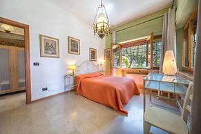 Residence Gardasee Apartments with Lake View