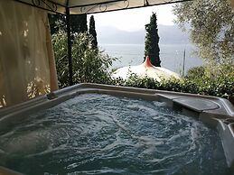 Residence Gardasee Apartments with Lake View
