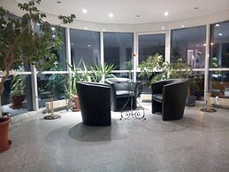 Central Hotel