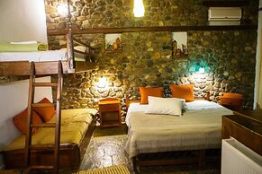 Oikoperiigitis Hotel