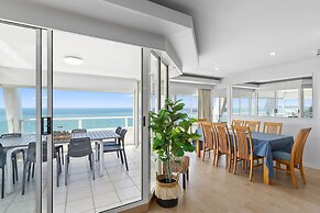 84 The Spit Holiday Apartments