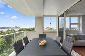 84 The Spit Holiday Apartments