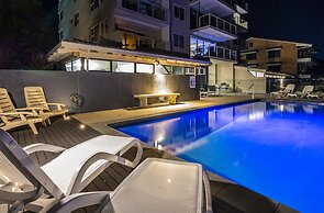 84 The Spit Holiday Apartments