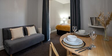 Coasters Hotel & Apartments