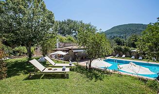 Paradise Inn