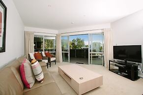 Lakeside Apartments