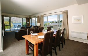 Lakeside Apartments