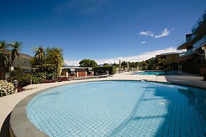Lakeside Apartments
