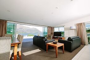 Lakeside Apartments