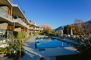 Lakeside Apartments