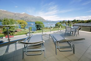 Lakeside Apartments