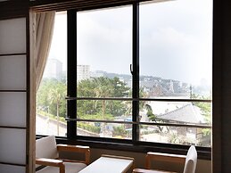 Shirahamakan