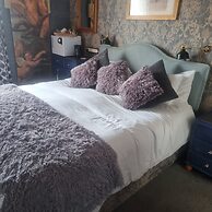 Driftwood Hotel