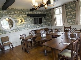 Hadley Bowling Green Inn
