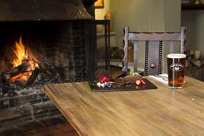 Hadley Bowling Green Inn