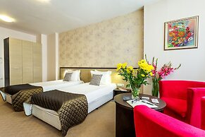 City Avenue Hotel