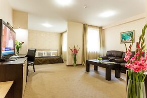 City Avenue Hotel