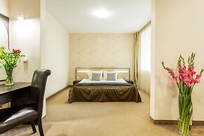 City Avenue Hotel