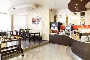 City Avenue Hotel