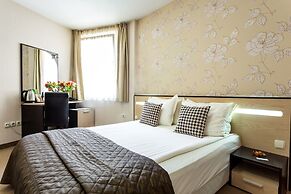 City Avenue Hotel