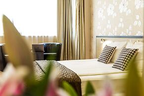 City Avenue Hotel