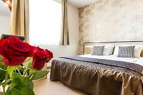 City Avenue Hotel