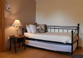 Crossways Inn