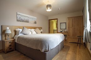 Crossways Inn