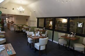 Crossways Inn
