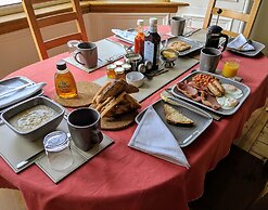 Falcon Crest Guest House
