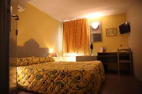 Crau Hotel