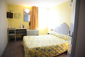 Crau Hotel